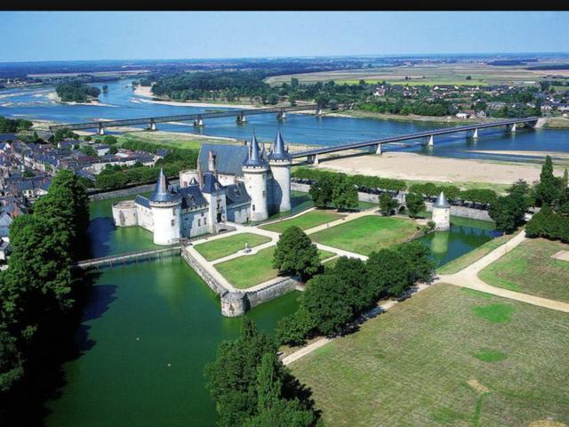 Hotel La Tour Sully-sur-Loire Zewnętrze zdjęcie
